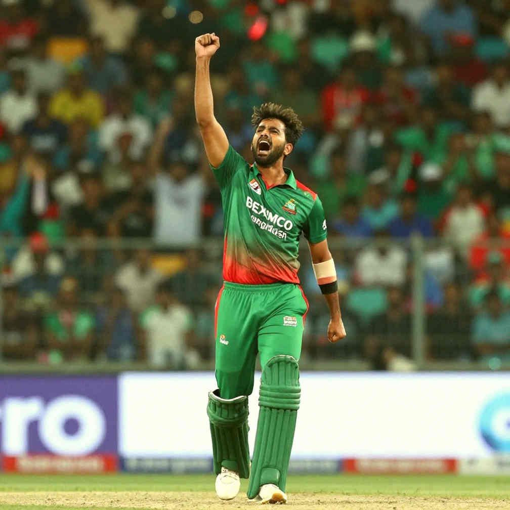 নিলামের ২৭ কোটি আর ফাইনালের ৫.৭৫ কোটি: ক্রিকেটের ট্রান্সফার বাজারে দাম আর মূল্যের ব্যবধান